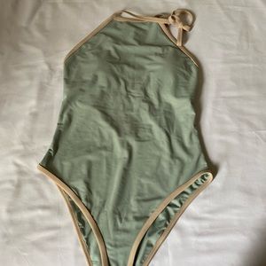 1 piece swimsuit
